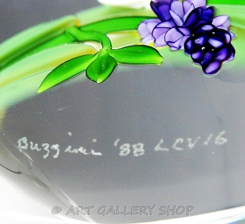 1988 CHRIS BUZZINI 3-1/8″ Art Glass Paperweight CANADA VIOLETS & LILACS FLOWERS