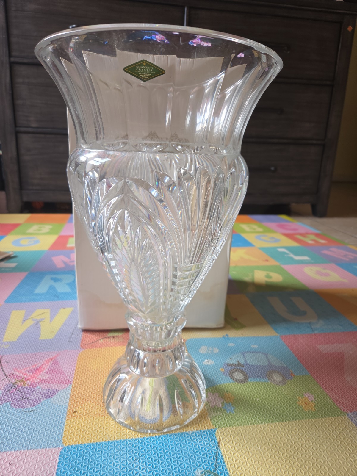 Shannon 24% Lead Crystal Vase By Godinger Coquille Shell Czech Rep 16″ Tall