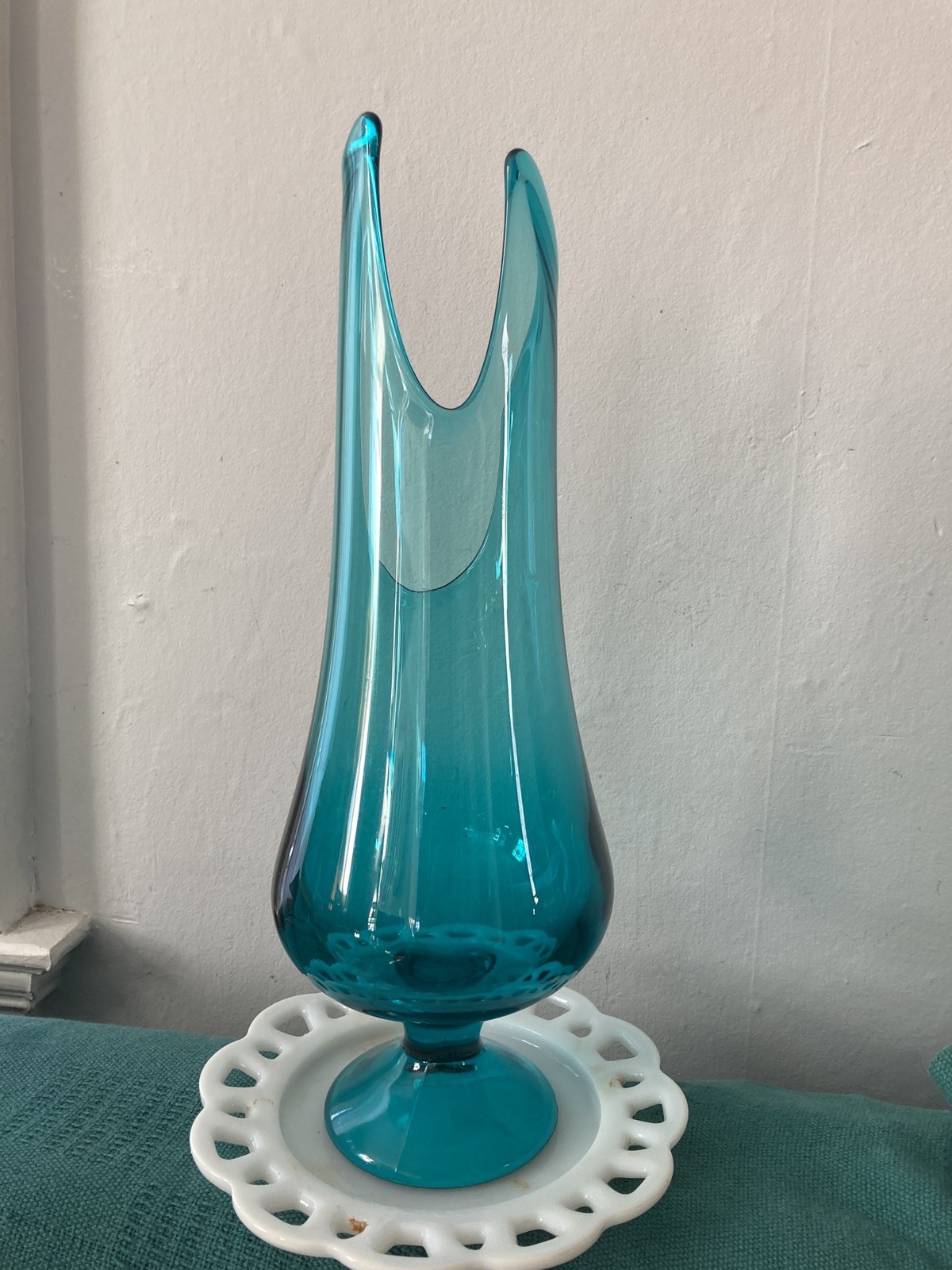 Vtg LE Smith Glass Peacock 16” Smoothie Swung Vase Pedastal