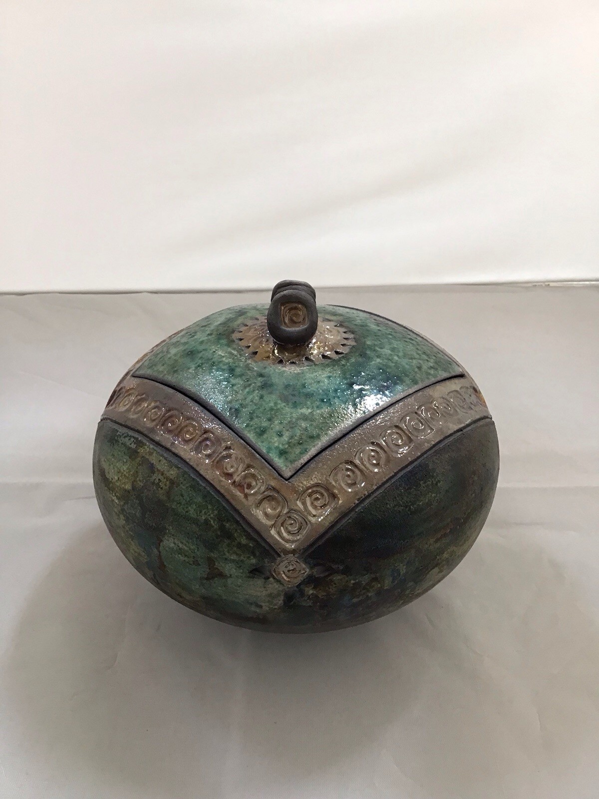 Studio Art Raku Pottery Iridescent Green Lidded Bowl Trinket Box 7” Tyree 2005
