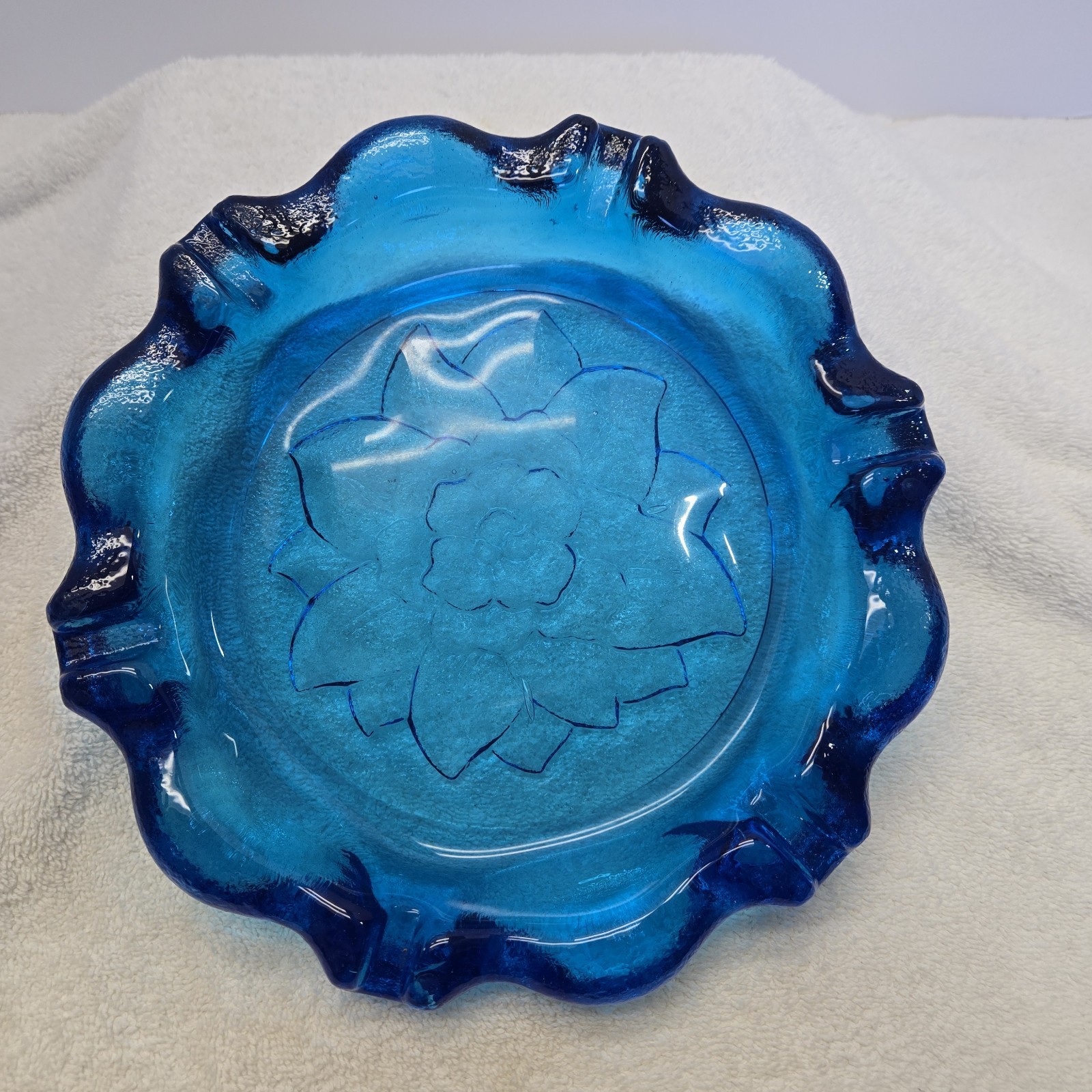 Vtg Tiara Indiana Glass 1977 Horizon Blue Lotus Ashtray Large 9 1/2″ Trinket
