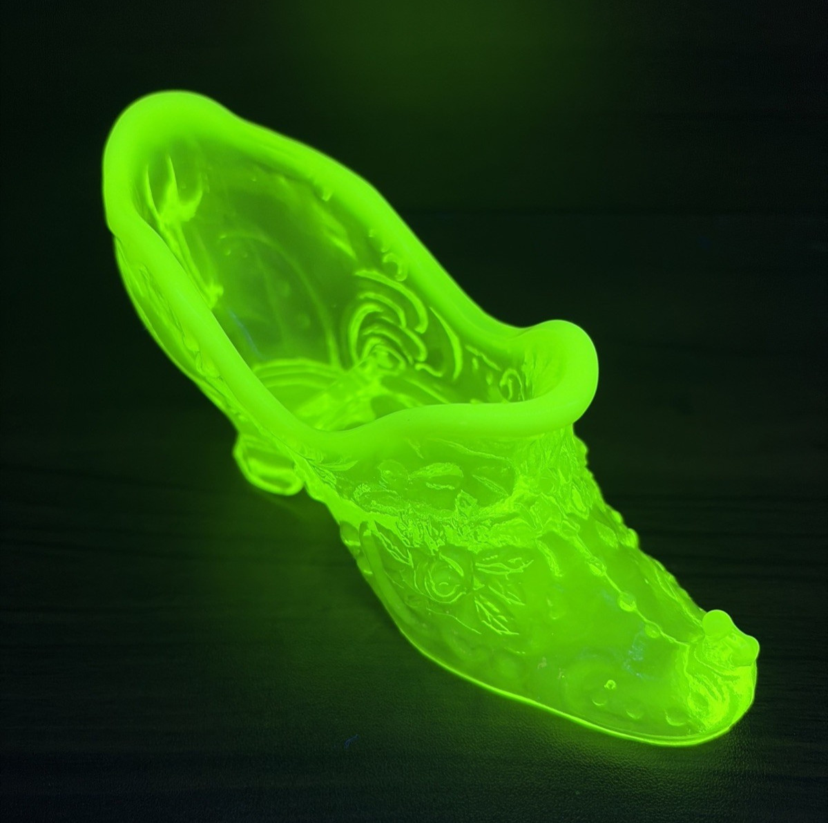 Mosser Opalescent Vaseline Uranium Rose Slipper Shoe Figurine 6″ UV Glow Vintage