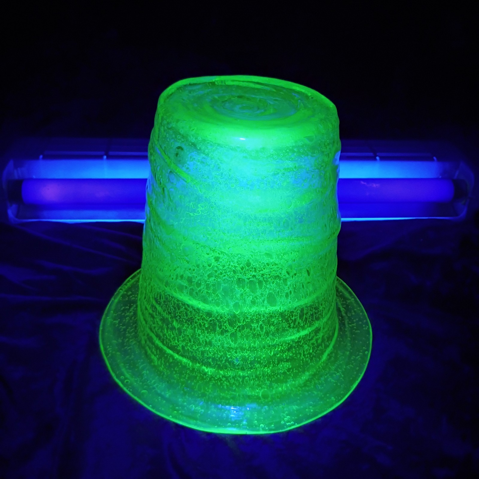 7″ Consolidated Catalonian Hat Shaped Uranium Wavy Vase Lots Of Bubbles GLOWS”