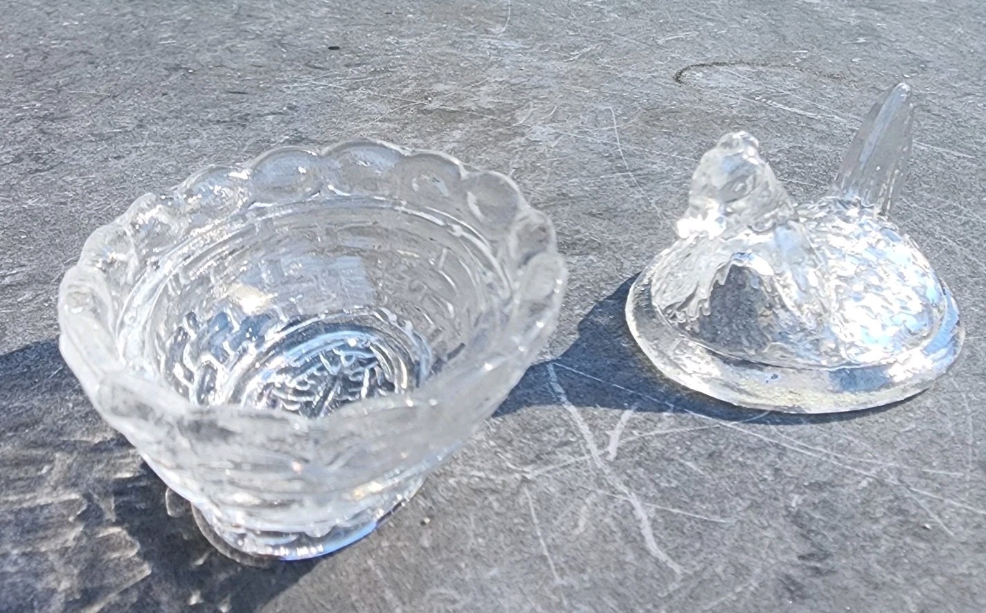Crystal Clear Hen Chick Salt Seller Trinket Covered Basket Nest Mark R