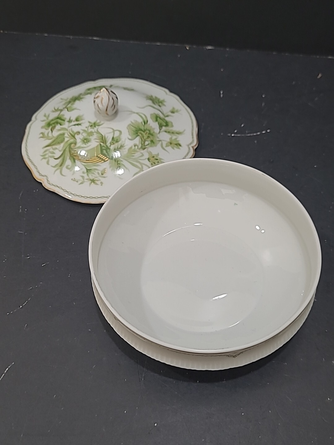 Haviland Limoges France Lidded Vanity/Jewelry Dish 6″ Long