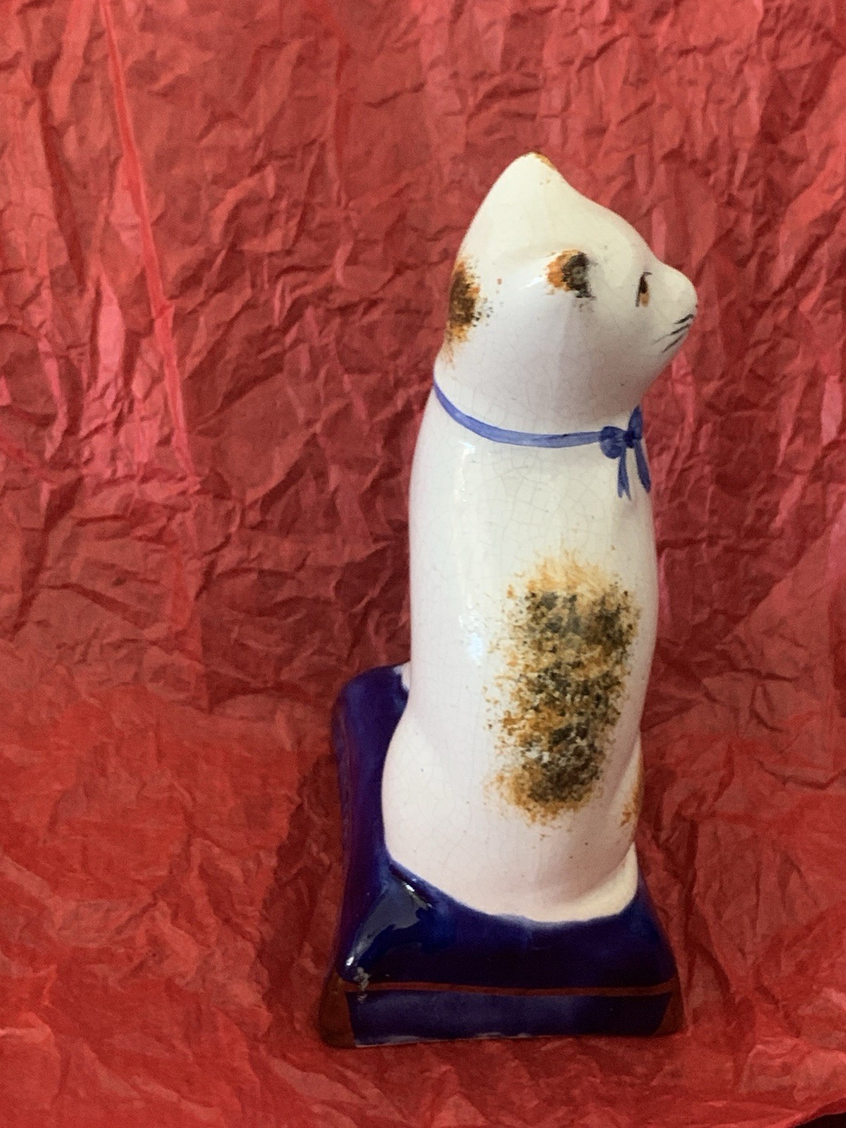 STAFFORDSHIRE POTTERY SPOTTED CAT FIGURINE VINTAGE MADE IN ENGLAND ANTIQUE (1)