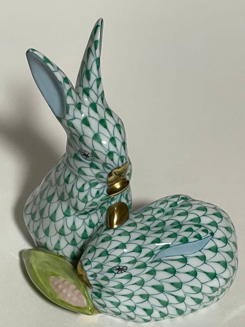 HEREND Two Rabbits Corn Green Porcelain Pottery Handprinted Glossy Fishnet