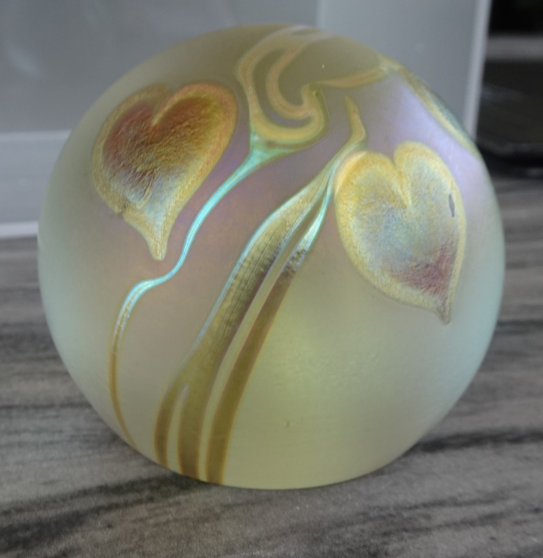 Signed Correia Art Glass Iridescent Gold Trailing Hearts Paperweight 1981