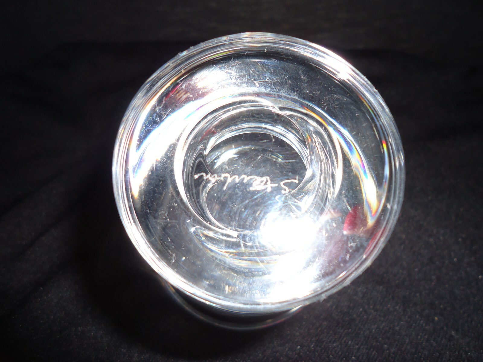 Steuben vintage cigarettes urn 7878   3″ 7.7cm x 7.1cm Donald Pollard   mint