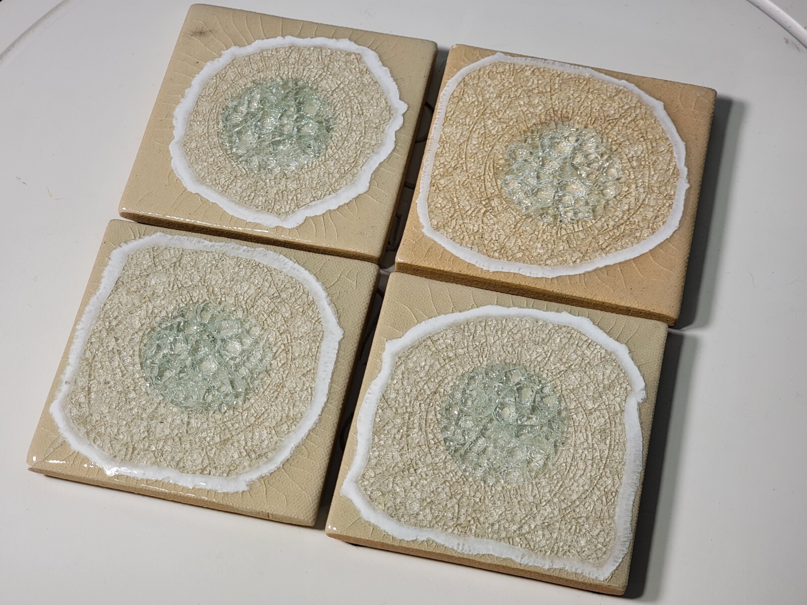 DOCK 6 Pottery Geode Style Glazed Coaster – Set of 4 Coasters White/Light Blue