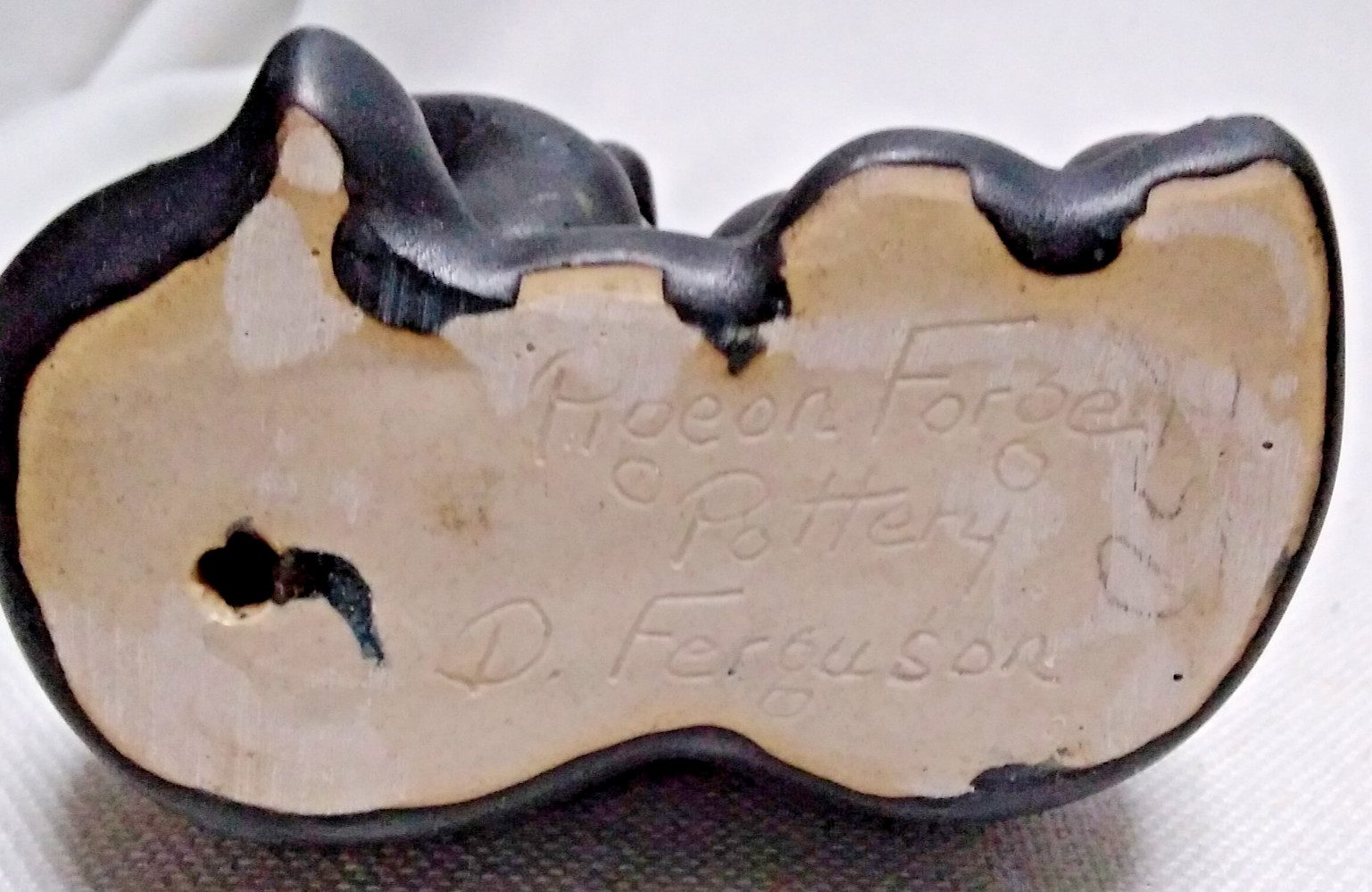 Vtg PIGEON FORGE POTTERY Matte Satin Black Bear Cubs Figurine