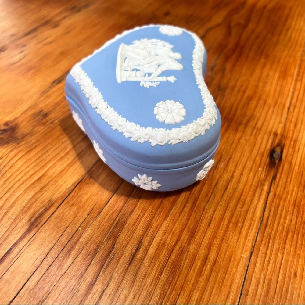 Wedgewood Jasperware Baby Blue Heart Shaped Ceramic Lidded Trinket Box Vintage