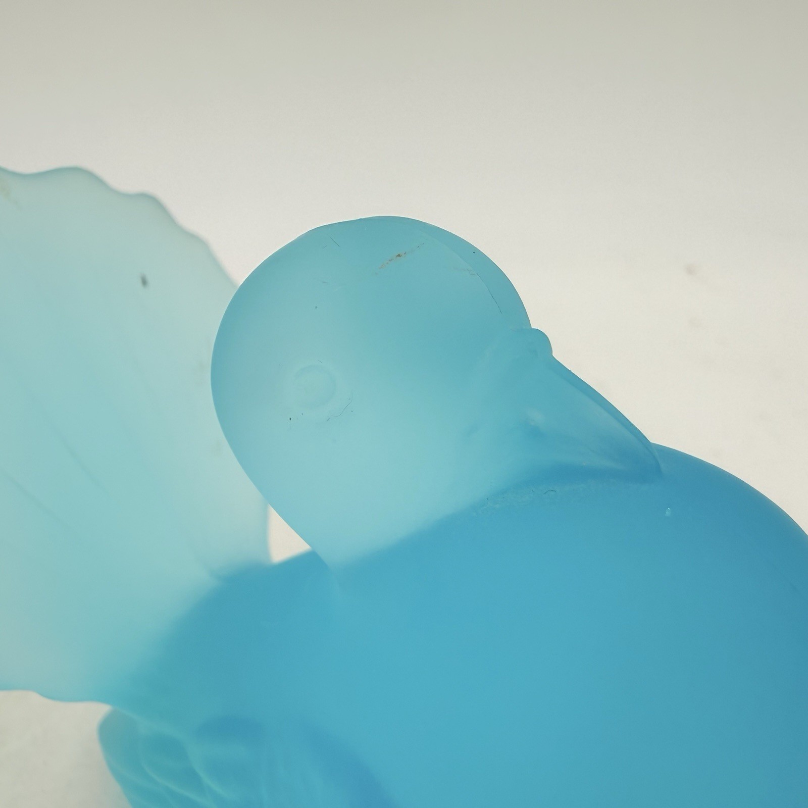 Westmoreland Satin Frosted Glas Handmade Pouter Pigeon Figurine 2 3/4″ Turquoise