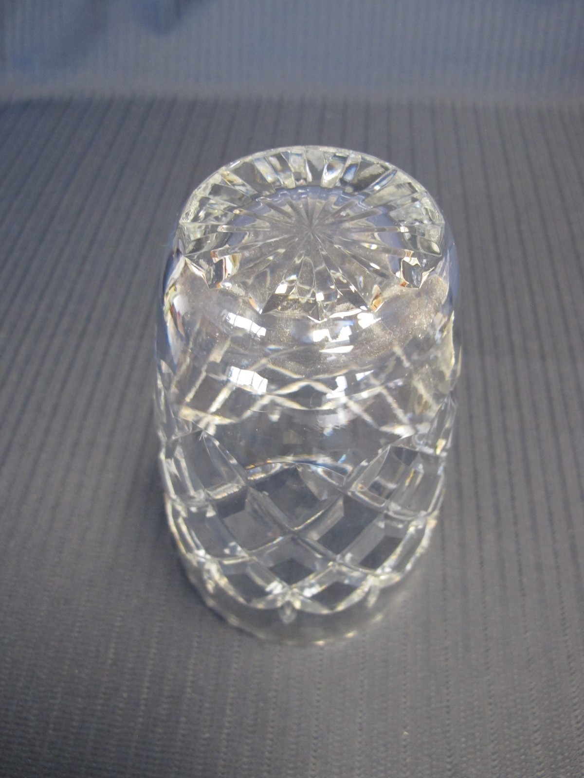 WEBB-CORBET CRYSTAL CRISSCROSS 6 1/8″ VASE WITH PIE CRUST RIM.
