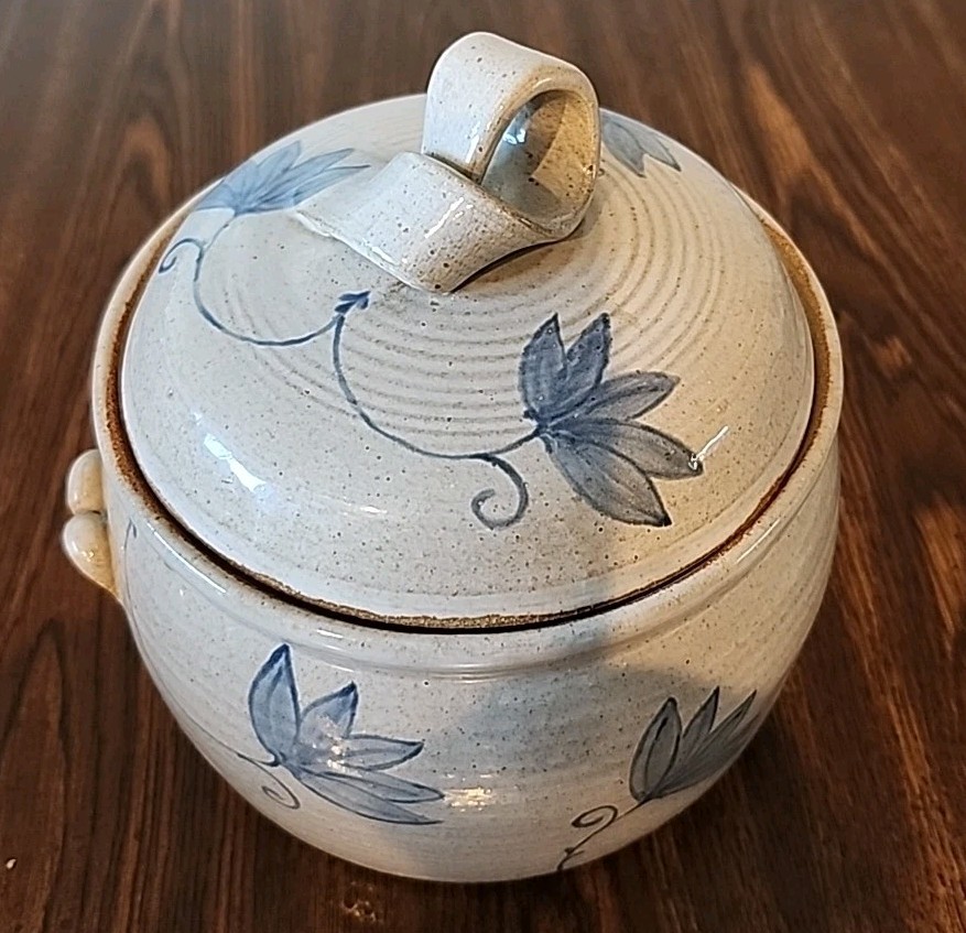 Shirley Buckler Stoneware Lidded Crock 7″x 6″ Vintage Rare Signed EUC