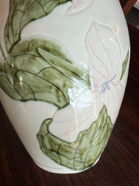 1984 SIGNED Stephen Kostyshyn Pottery Iris 9 ” VASE HANDMADE NO CHIPS CRACKS