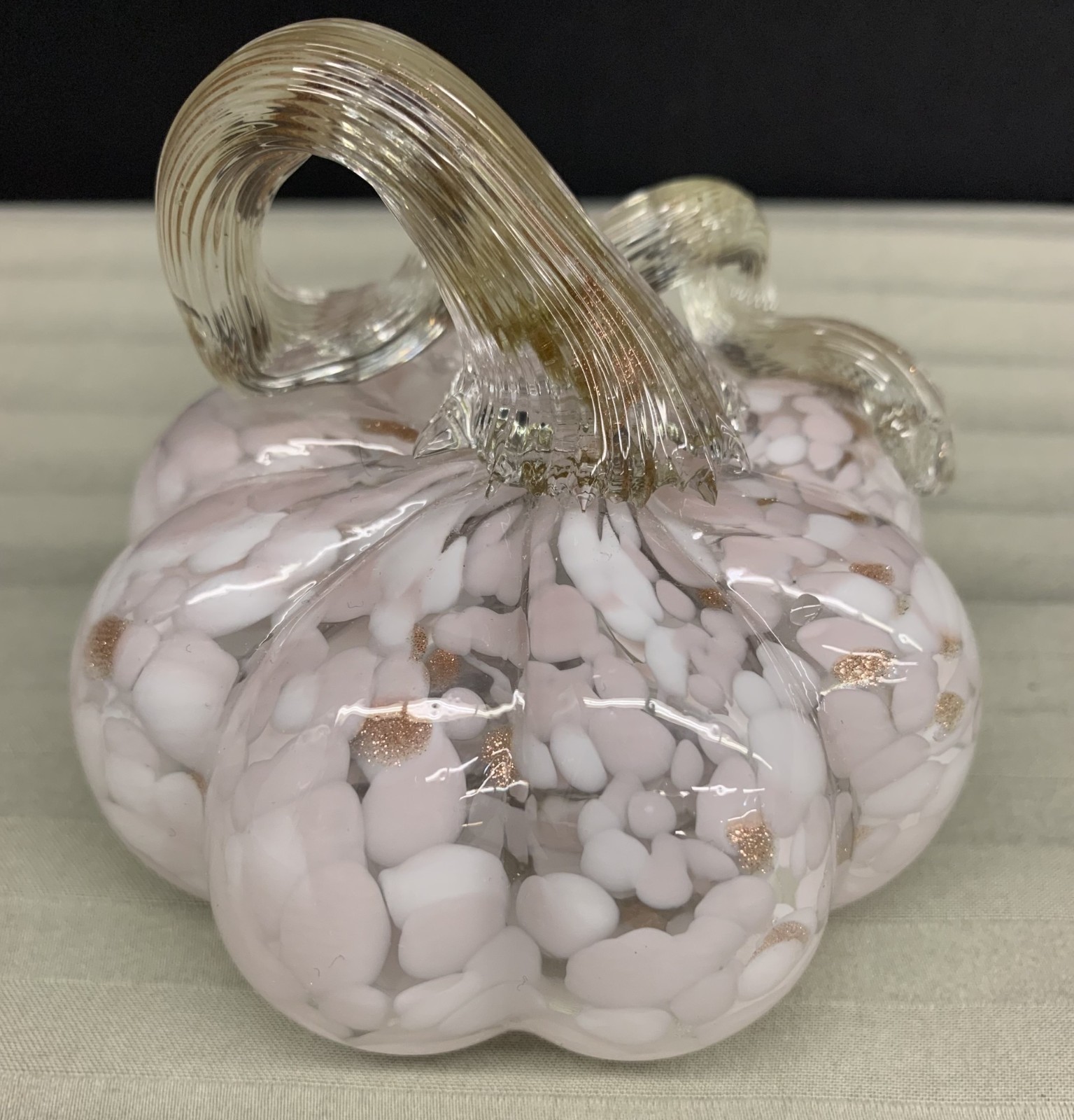 Sm Hand Blown Art Glass Pumpkin Pink, White Gold Flake Clear Ribbon Stem