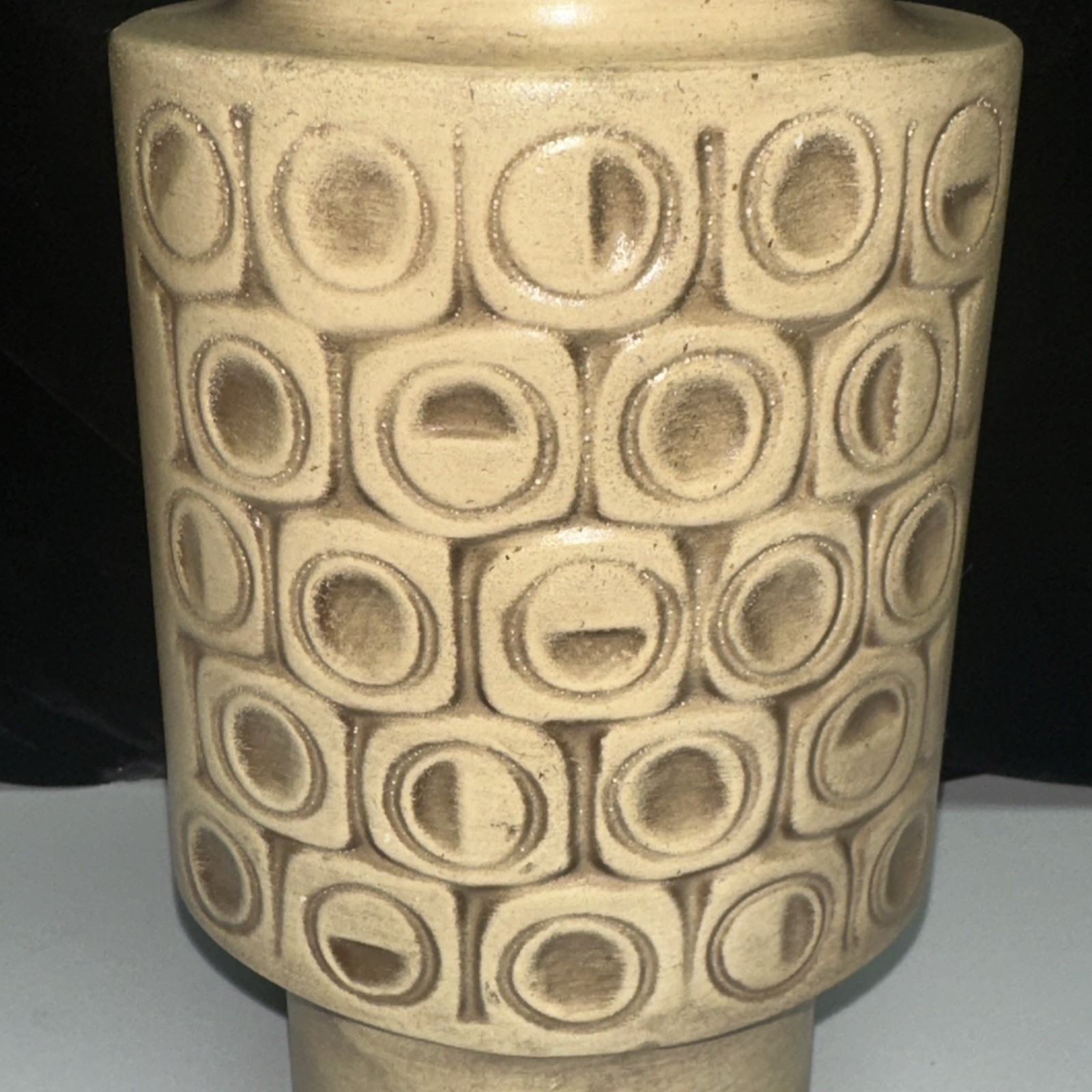 McCoy USA 36 Scandia Mid Century Modern MCM Circles Tall Vase – BEIGE