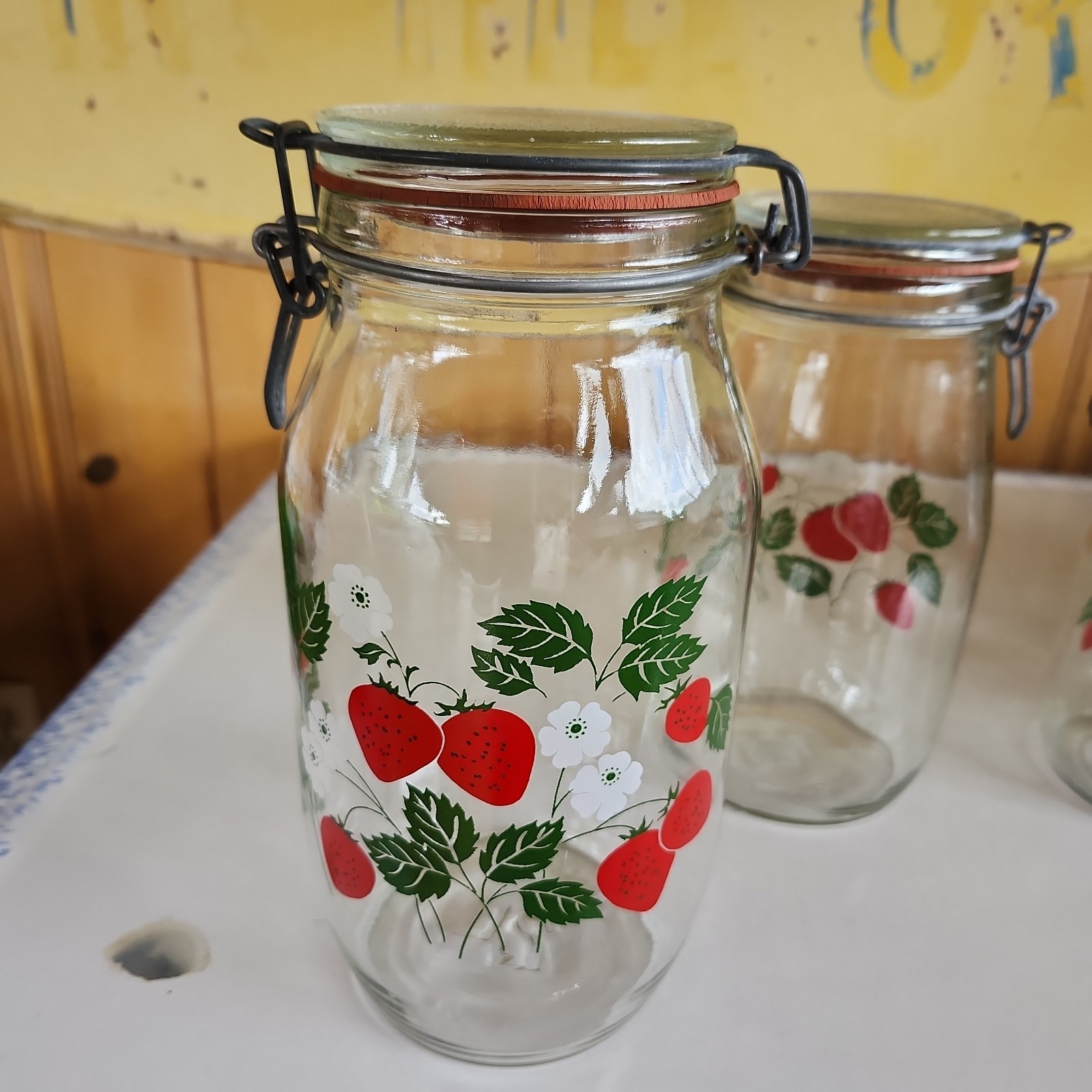 4 Carlton Strawberry Blossom Glass Canister Jars Set Wire Clamp Lid