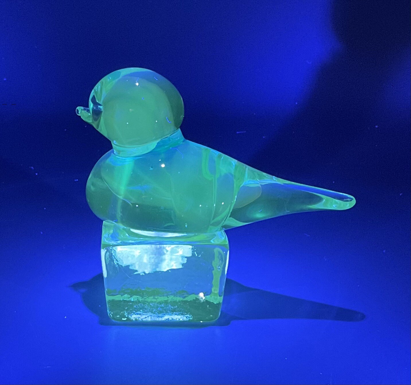 Vtg Blue/Clear Glass Bird on Cube ICET Arte Murano Uranium or Manganese UV Glow