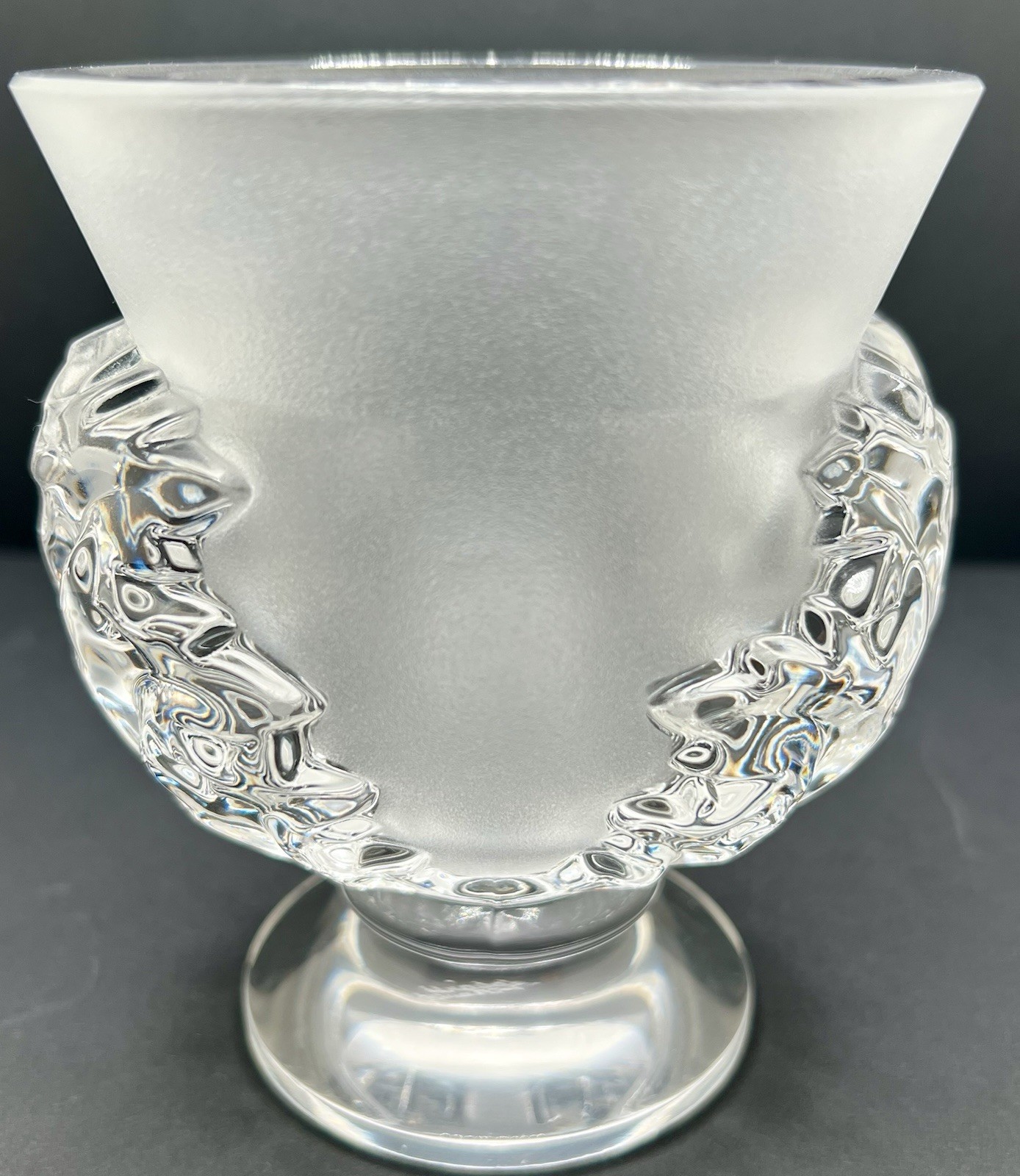 Collectible Lalique Vase Satin Crystal St. Cloud With Acanthus Leaves Perfect