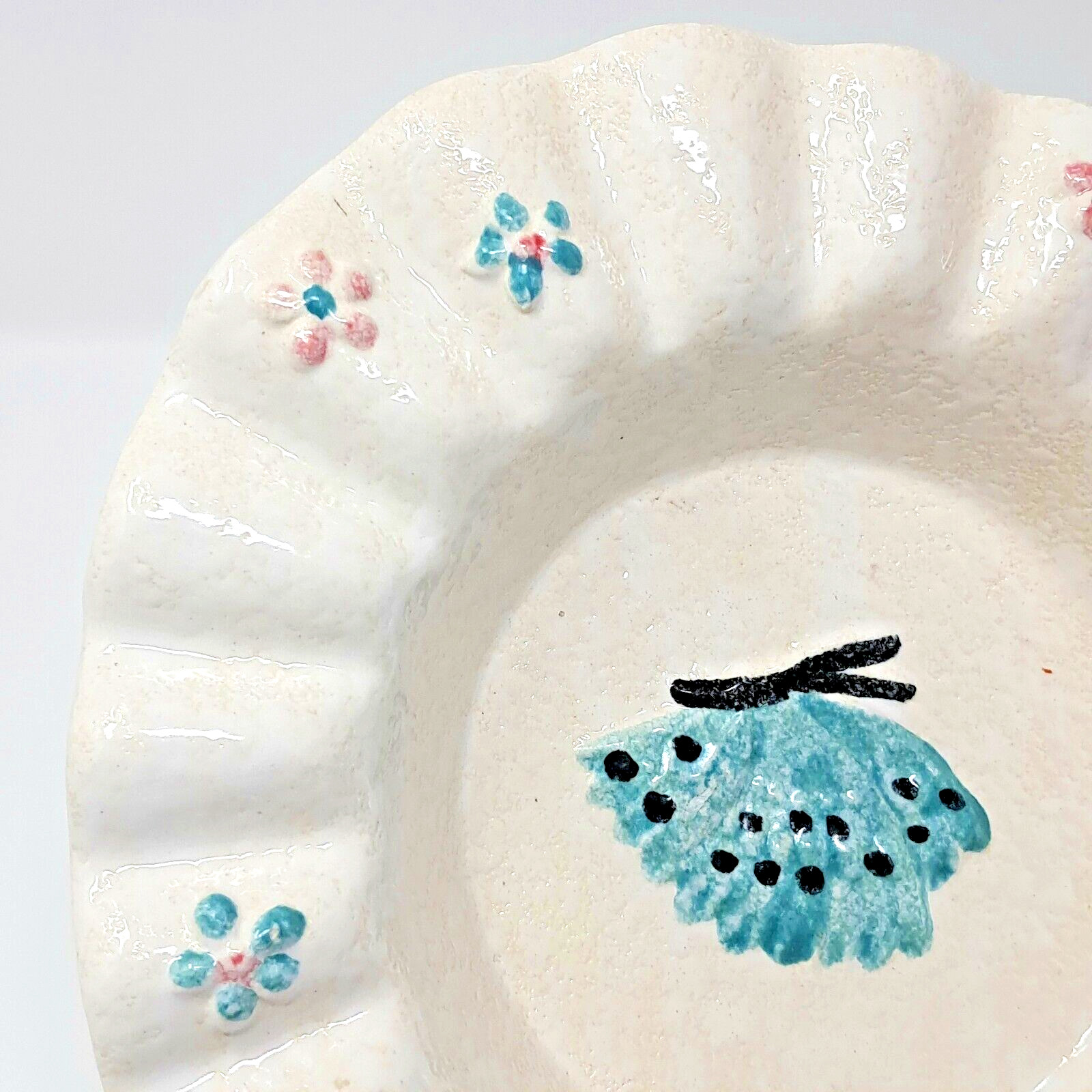Hull 1956 Heart shaped Ashtray white w/ blue Butterfly 7″ wide vintage Pottery