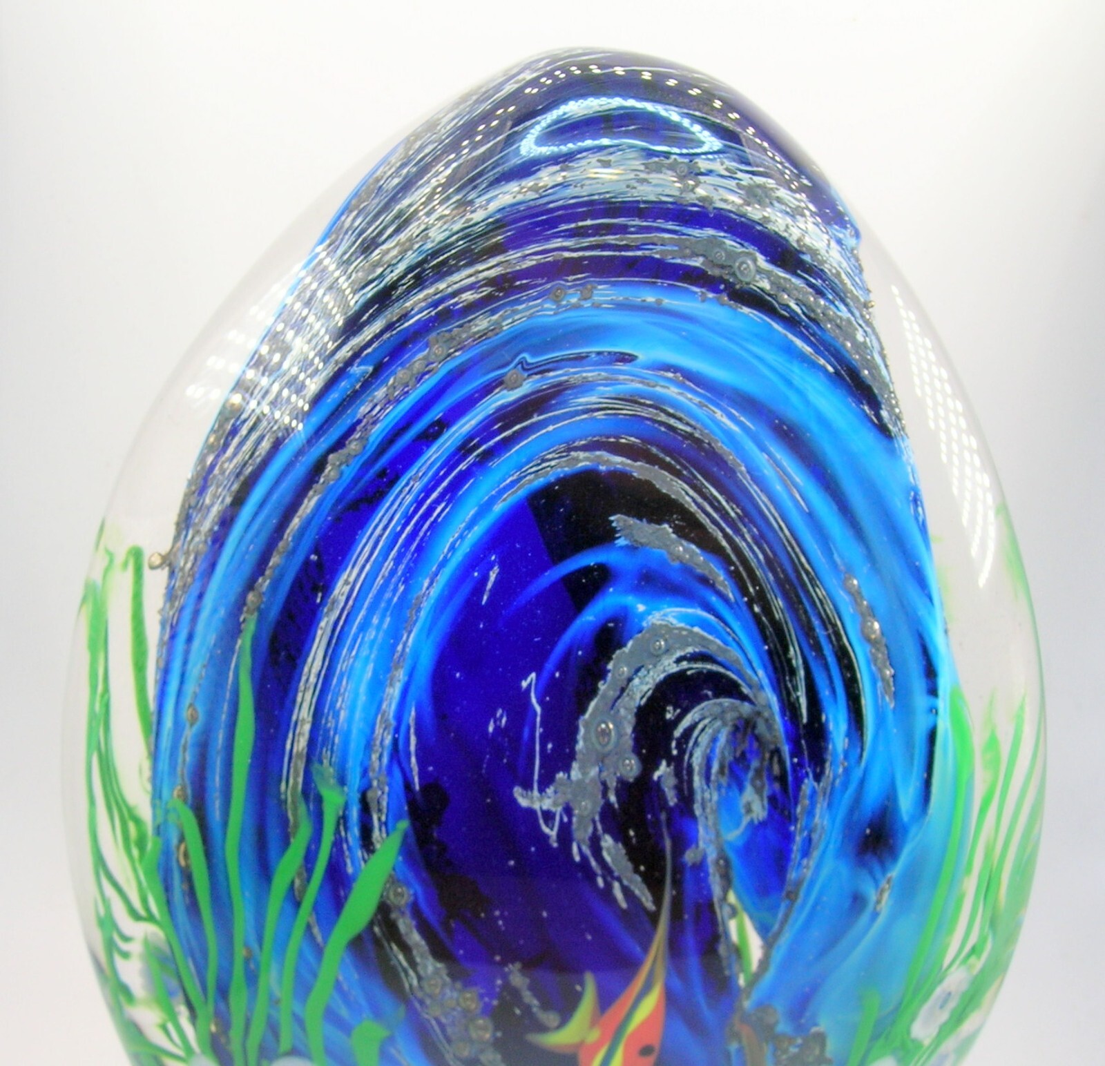 ZELLIQUE STUDIO LARGE FISH AQUARIUM DOUBLE SIDED ART GLASS 8 3/4″ TALL -B. OFFER