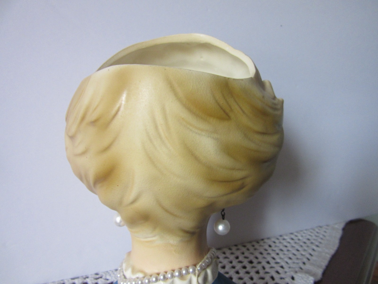 Vintage Lark Brand Lady Head Vase JN-4113 in Blue with Bow 7 1/2 Inches