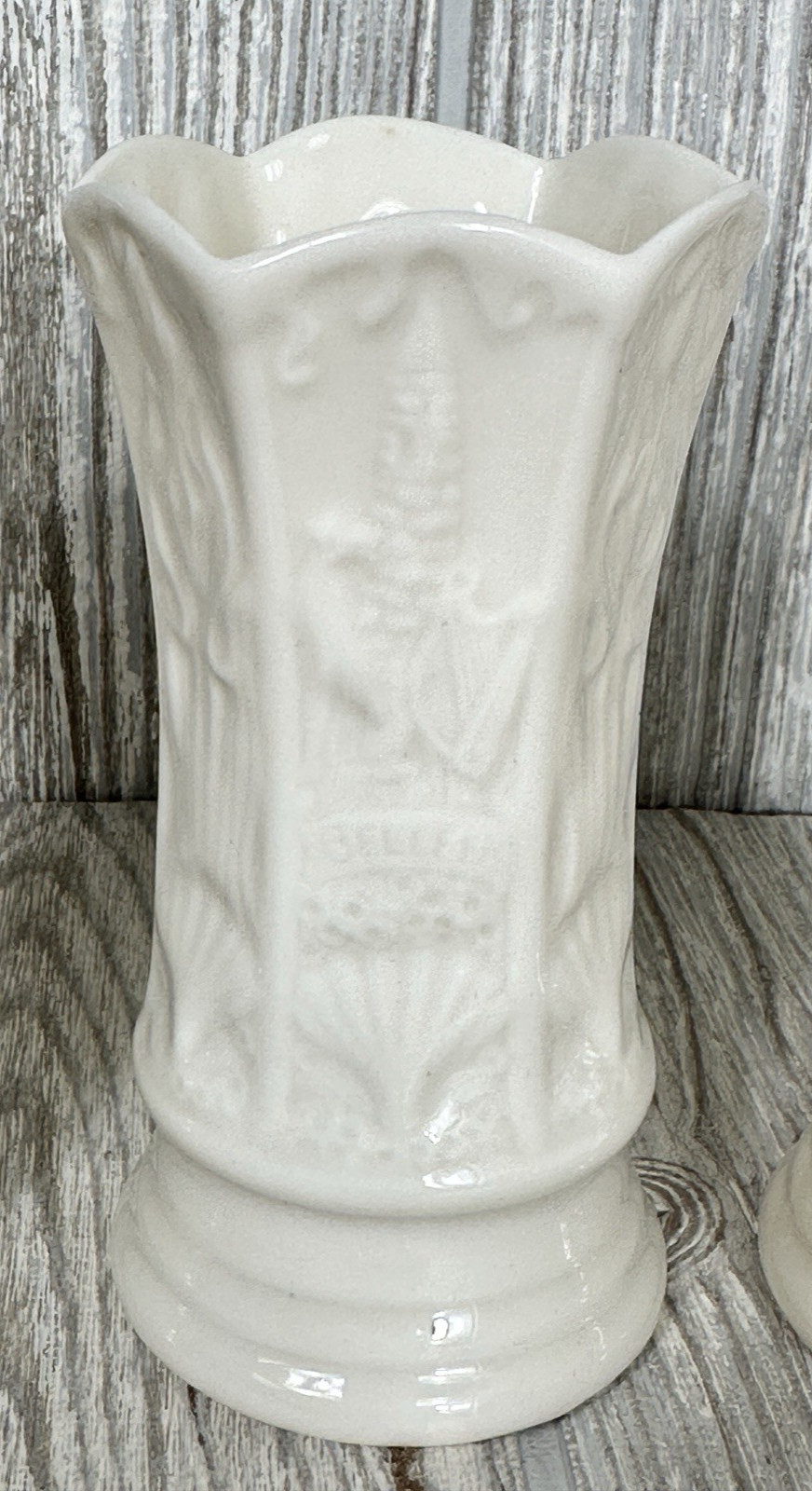 Belleek Visitors Center Ivory Bud Vases 4″ Tall Lot of 3 Embossed Design Ireland