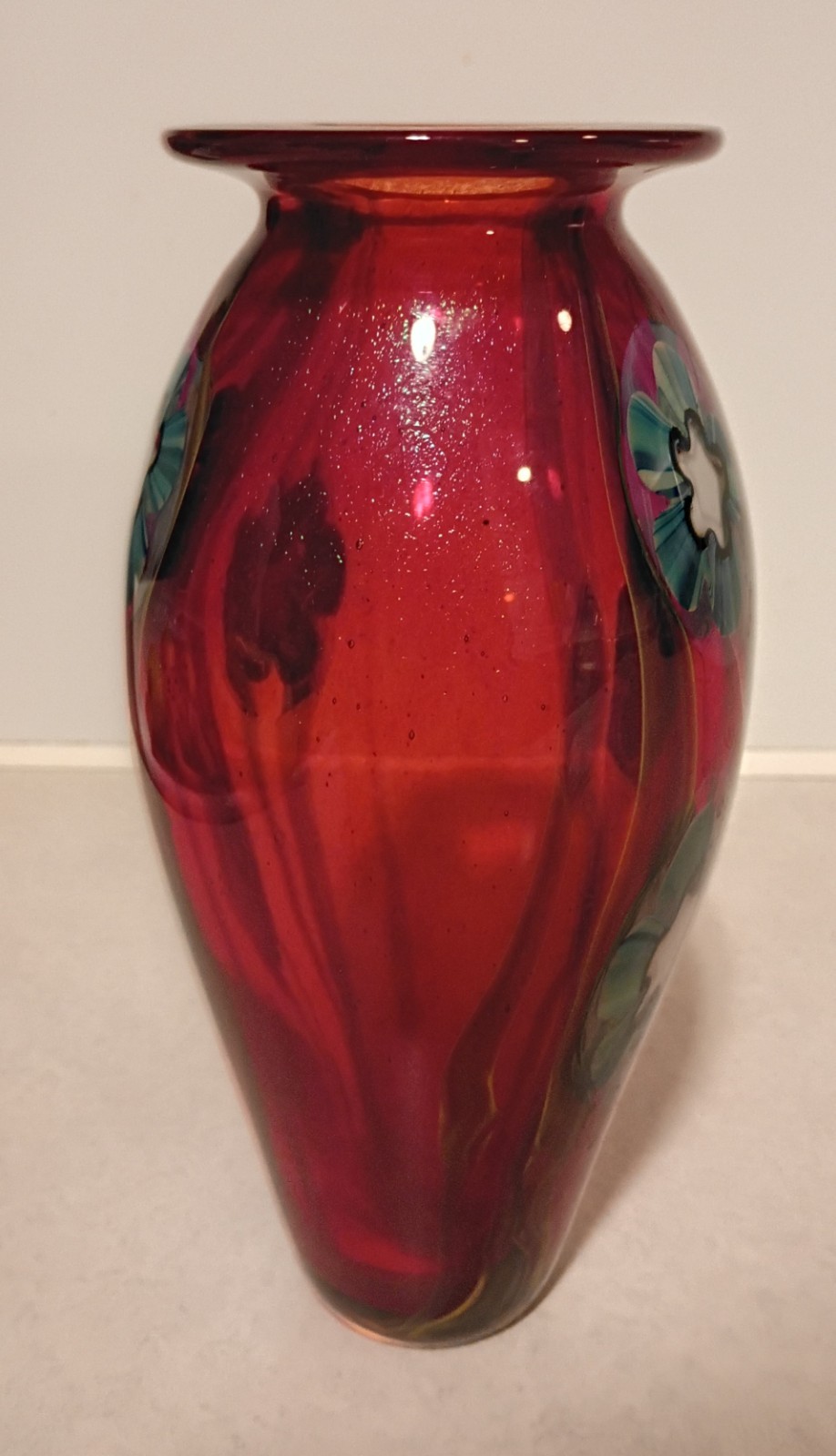 Stunning 2004 Robert Eickholt 8.5″ Red Dichroic Sea Flowers Art Glass Vase
