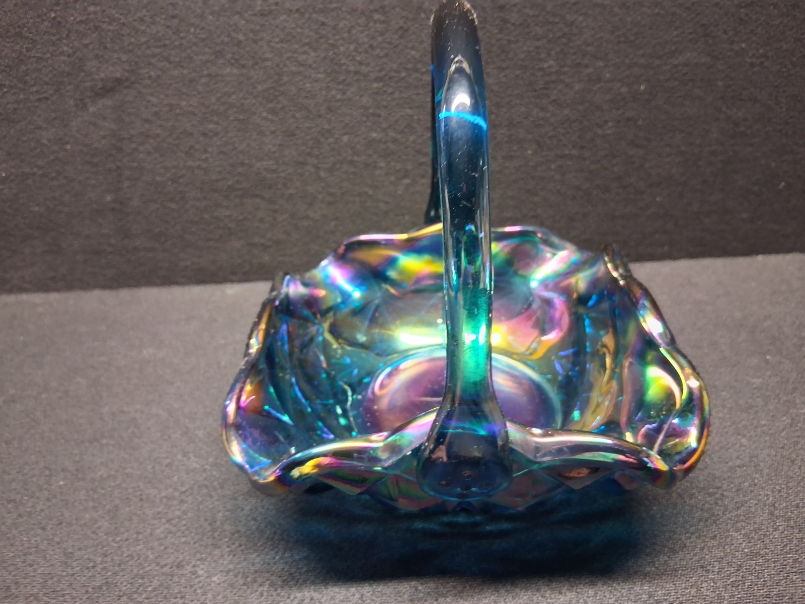 INDIANA GLASS MONTICELLO BASKET WITH HANDLE COBALT BLUE IRIDESCENT 7 1/2″