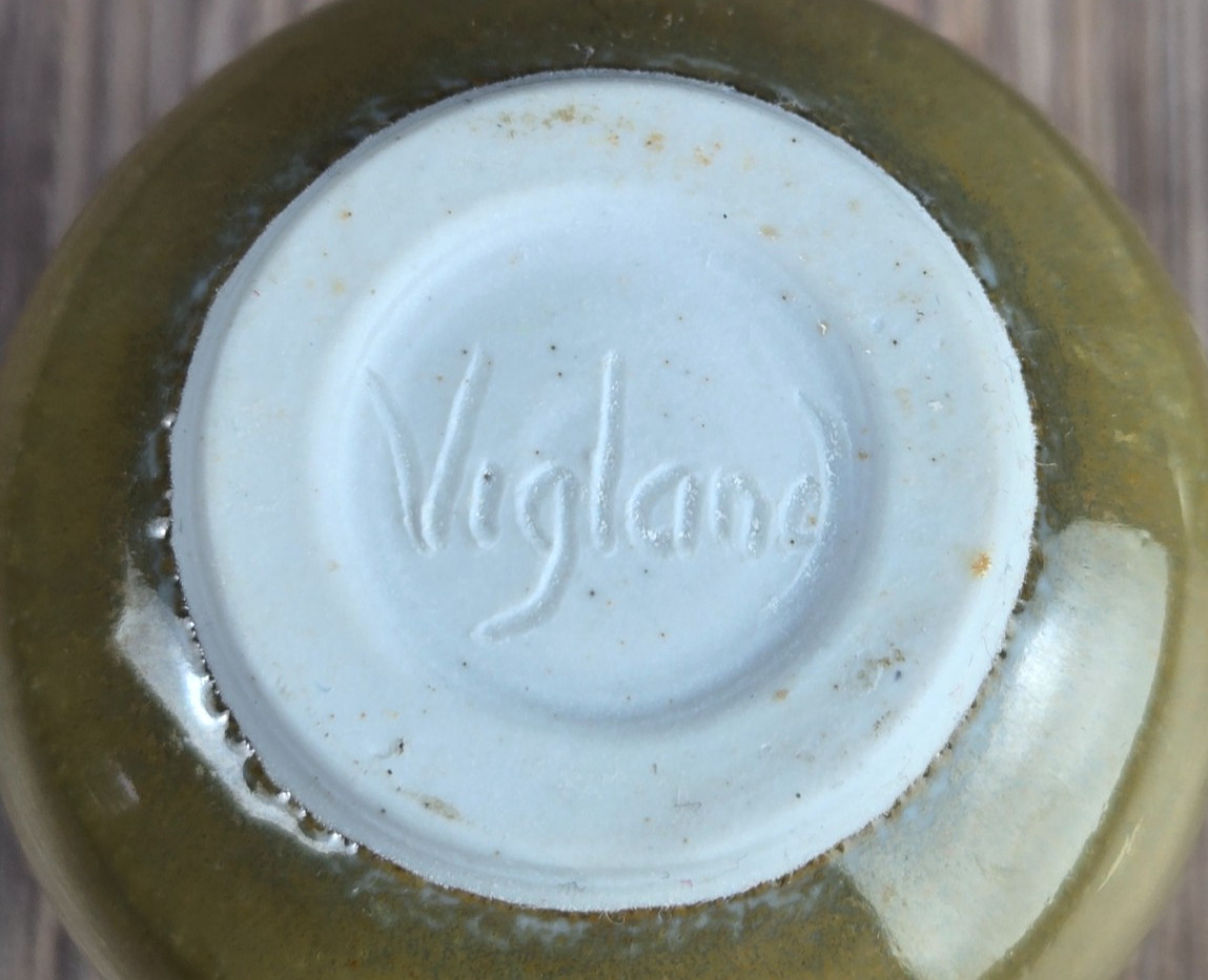 2x Alan Vigland modernist studio pottery cups or small bowls, Michigan potter