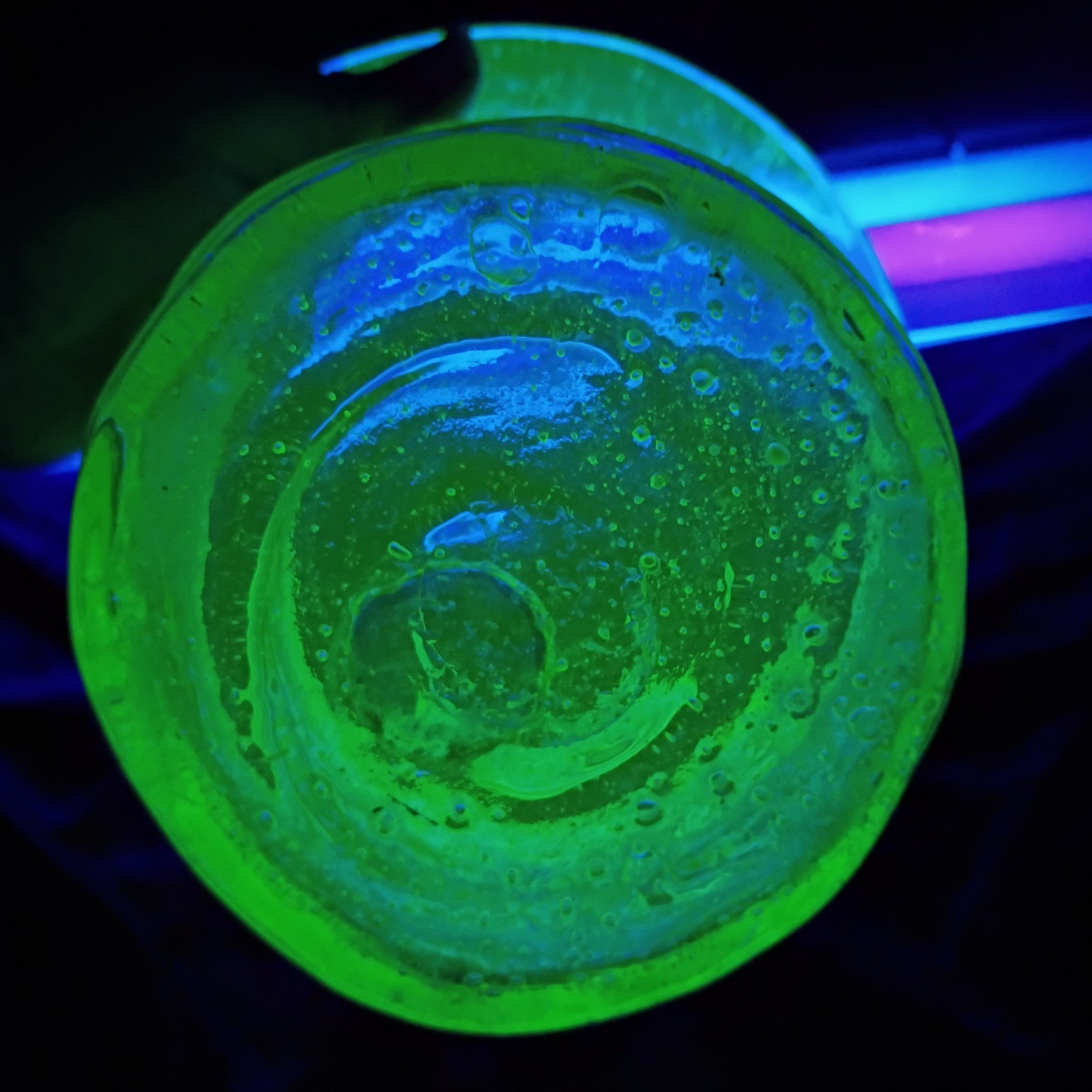 7″ Consolidated Catalonian Hat Shaped Uranium Wavy Vase Lots Of Bubbles GLOWS”
