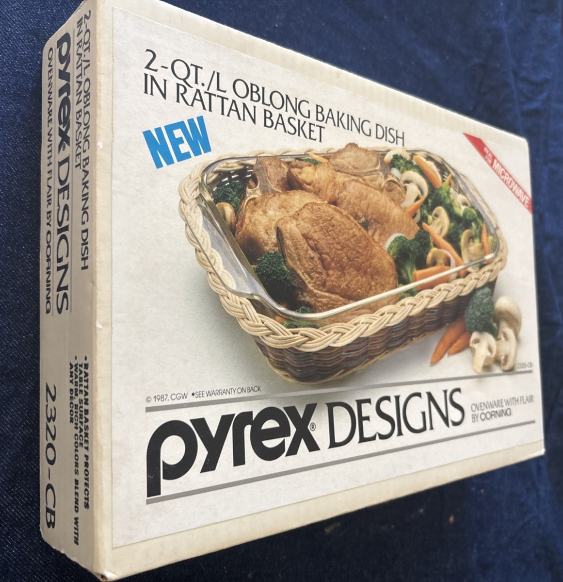 Vintage Pyrex Designs 2326-F 2 Qt Rectangular Baking Dish Rattan Basket