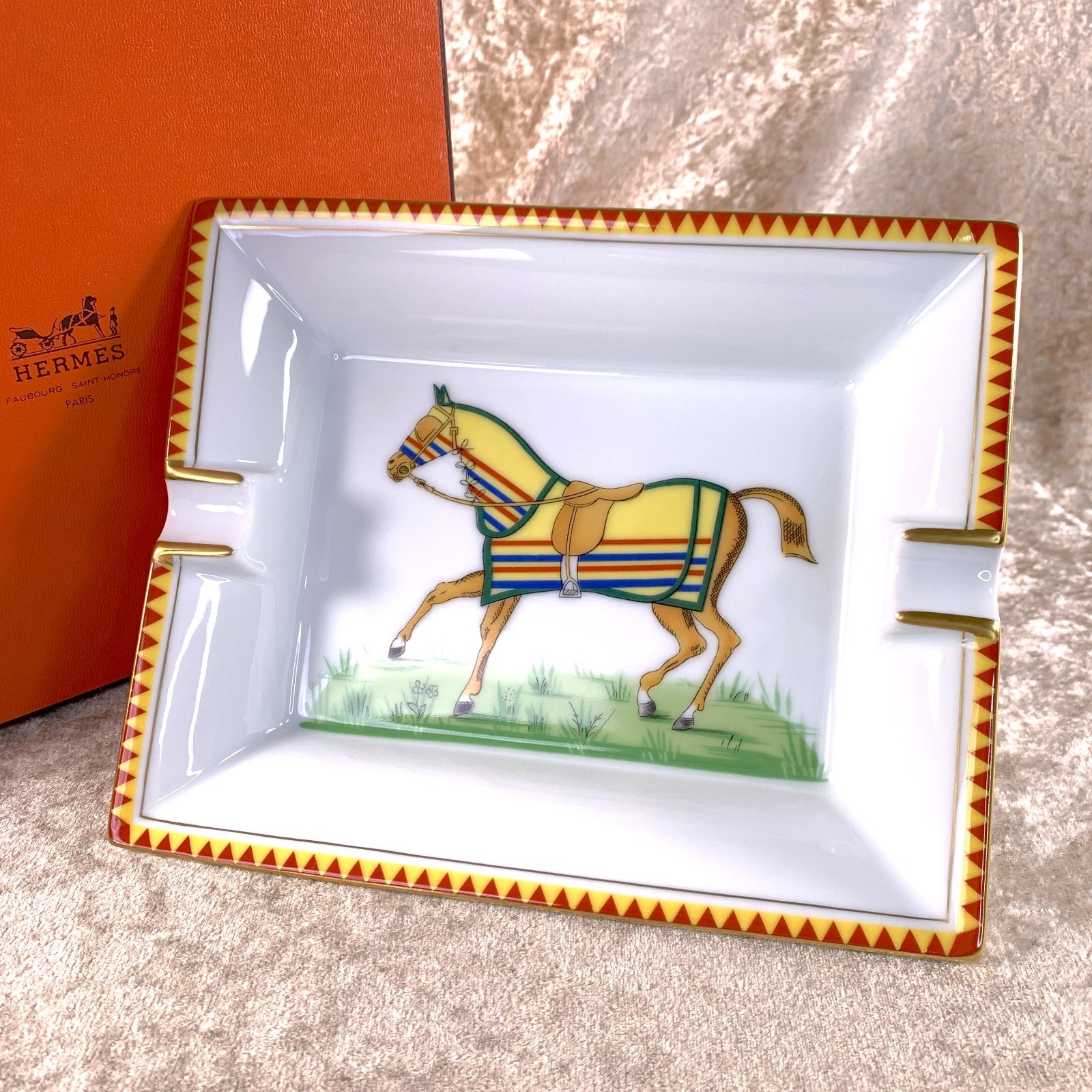 Vintage Hermes Paris Cigar Ashtray Porcelain Change Tray Yellow Horse Motif wBox