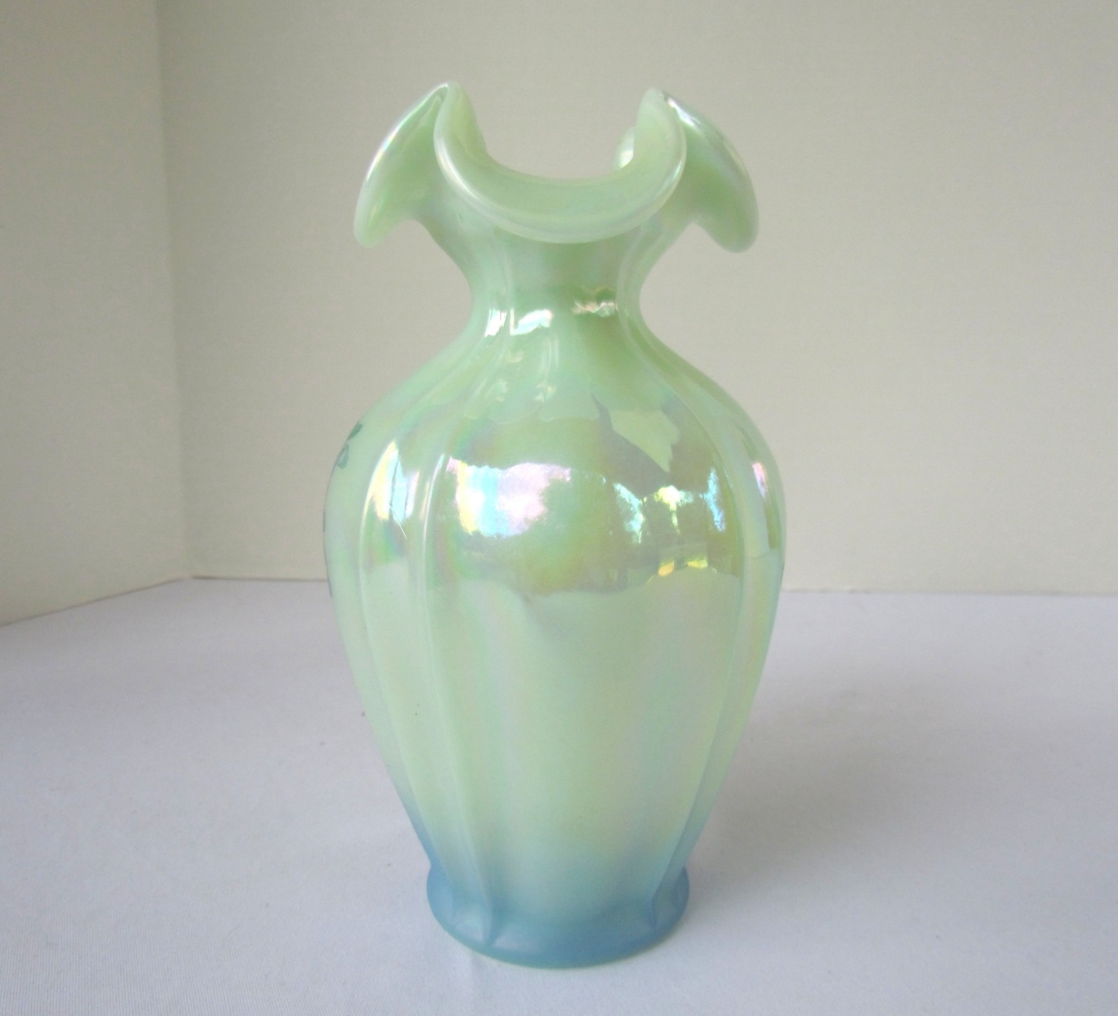 Fenton Sea Mist Green iridescent Hand Painted Glass Vase 7 1/2″ Signed GORGEOUS