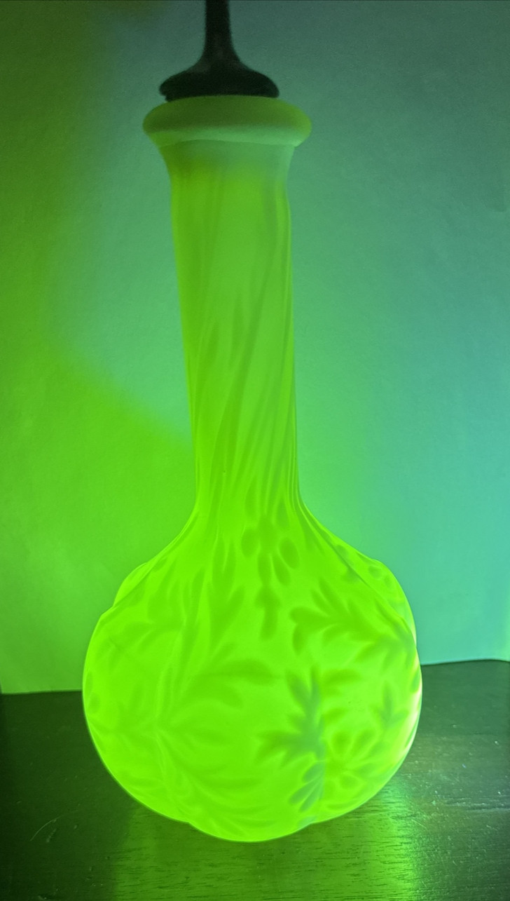 Fenton Opalescent Satin Glass Barber Bottle Daisy & Fern Glows Under Black Light