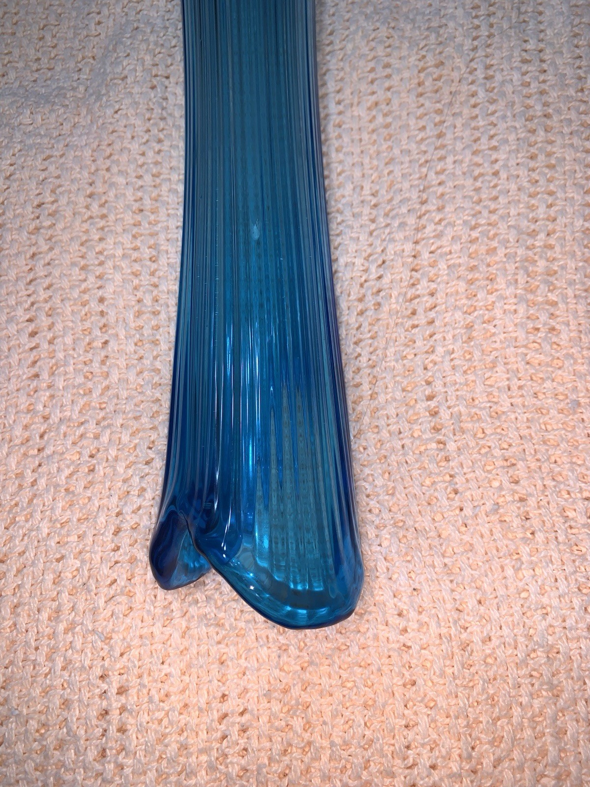 Vintage L E Smith Peacock Blue Big Butt Ribbed Swung Stretch Vase 20 1/2″ MCM