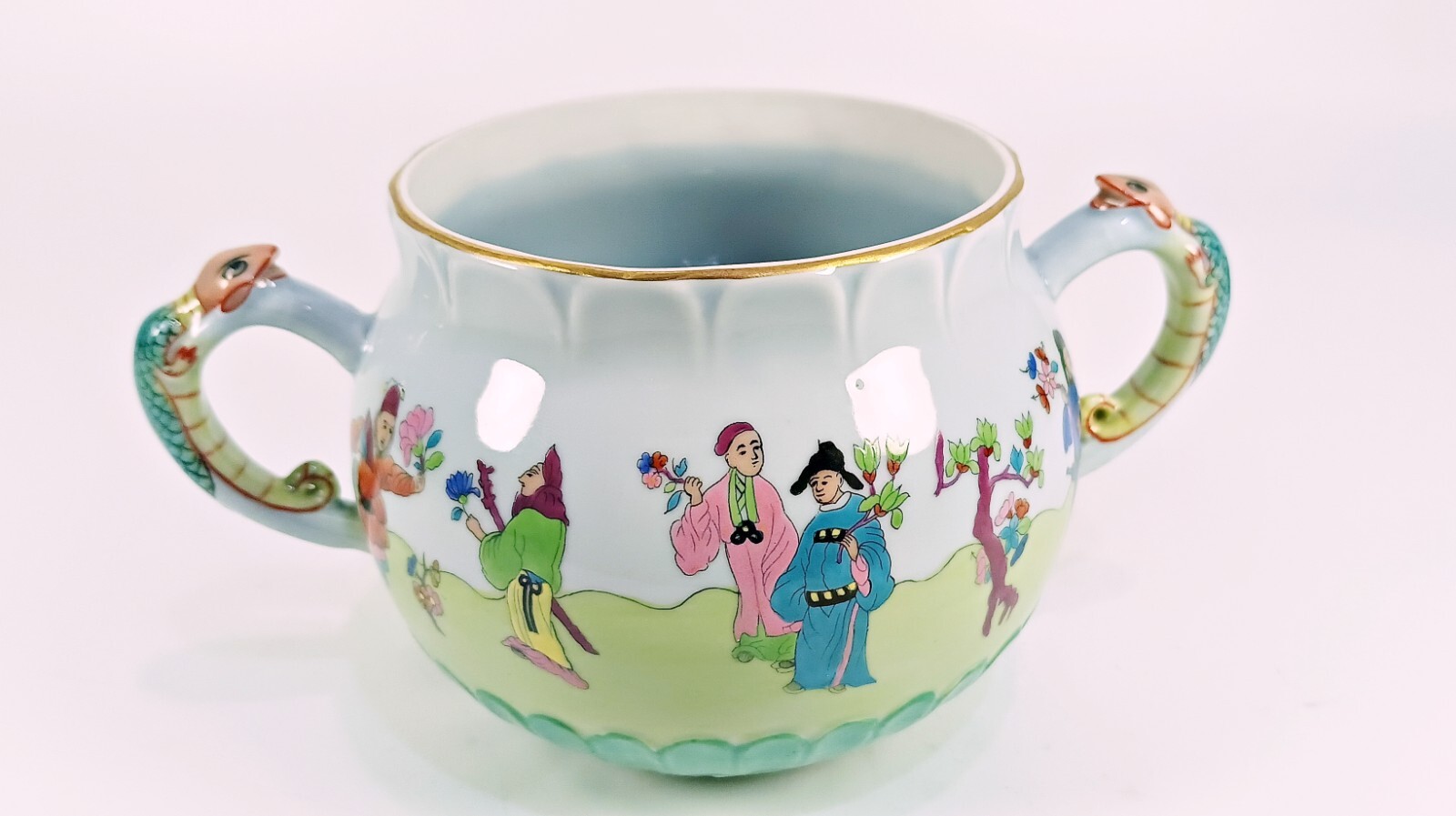 HEREND, ANTIQUE CHINESE CSUNG VERT CANDY BOX HANPAINTED PORCELAIN (B177)