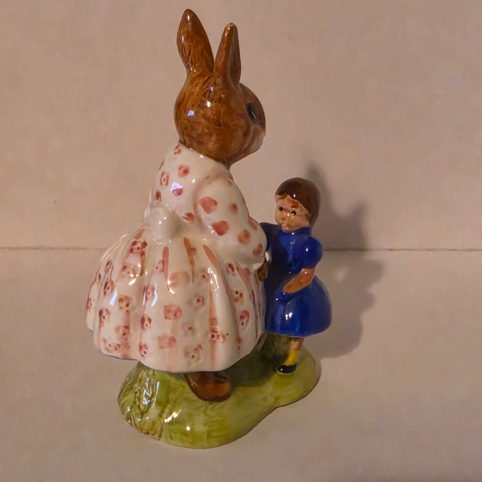 Royal Doulton Dollie Bunnykins Play Time Figurine DB8 VTG 1972 1st Ed
