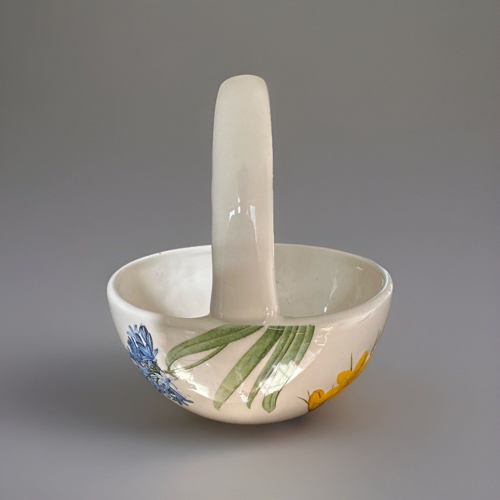 Blossoms & Blooms Happy Easter Ceramic 6″ Basket Candy Dish Handle 6.5″ Tall