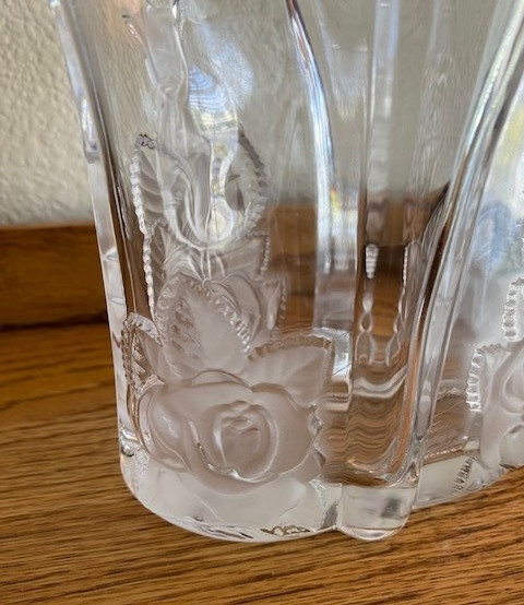 VINTAGE VASE OVAL GLASS CRYSTAL FROSTED EMBOSSED ROSES 5.5″ Tall, 1 Lb 8 oz