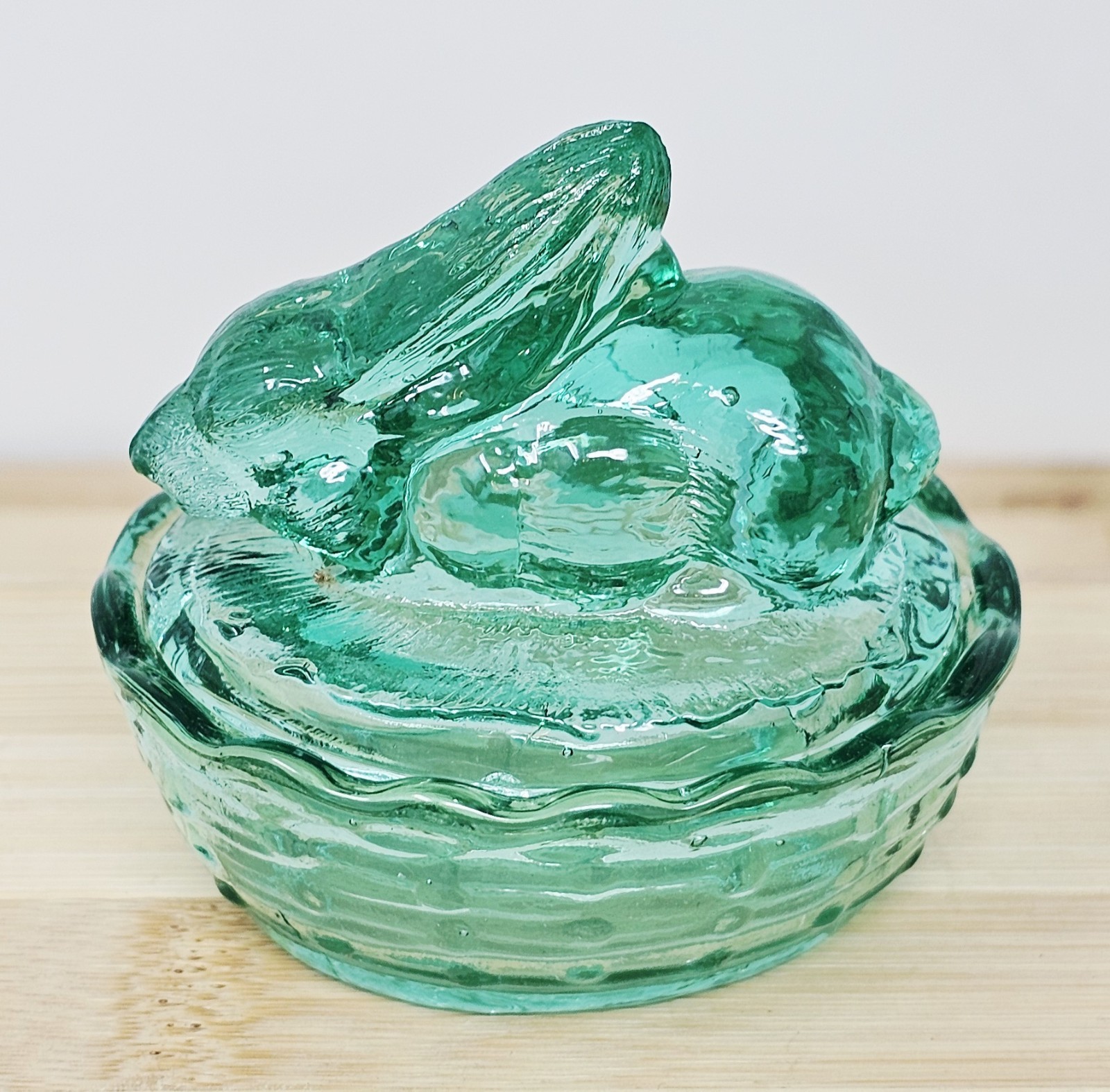 Vintage Pressed Green Glass Bunny Rabbit Sitting On Nest Covered Dish Small Chip