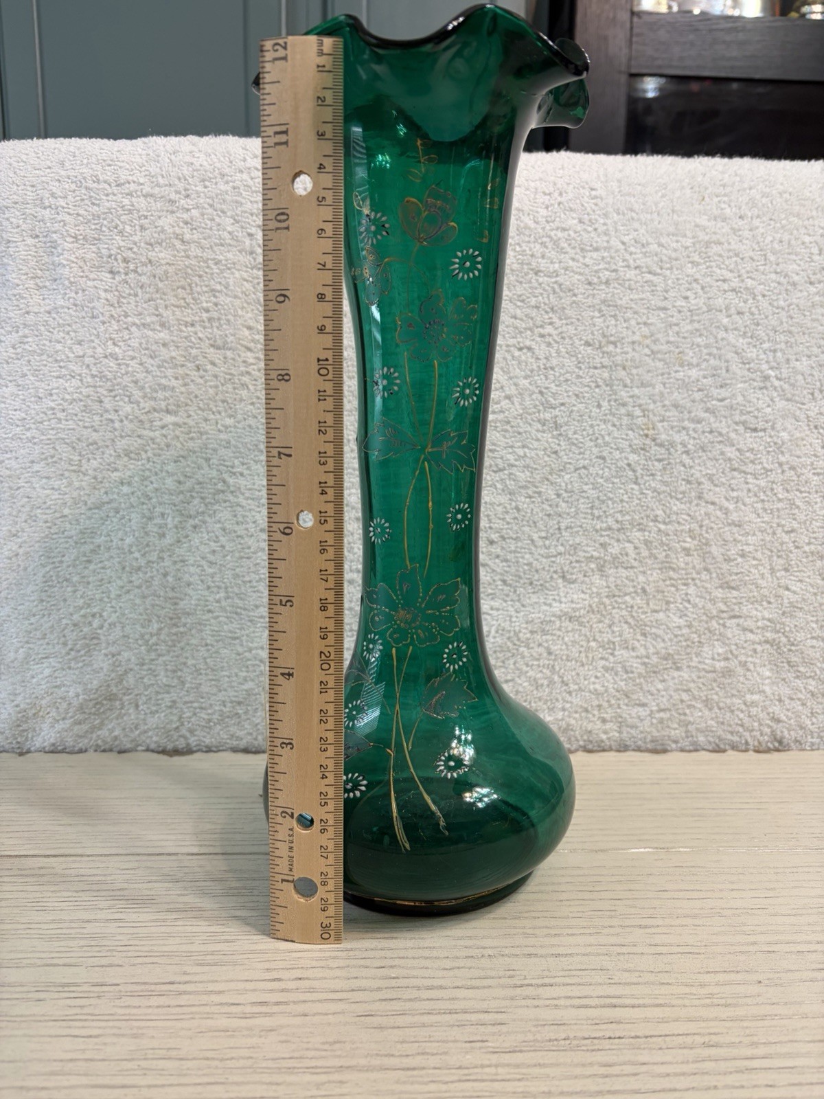 Unmarked Green Glass Floral Vase Gold & White Flower Design Decorative 12 in