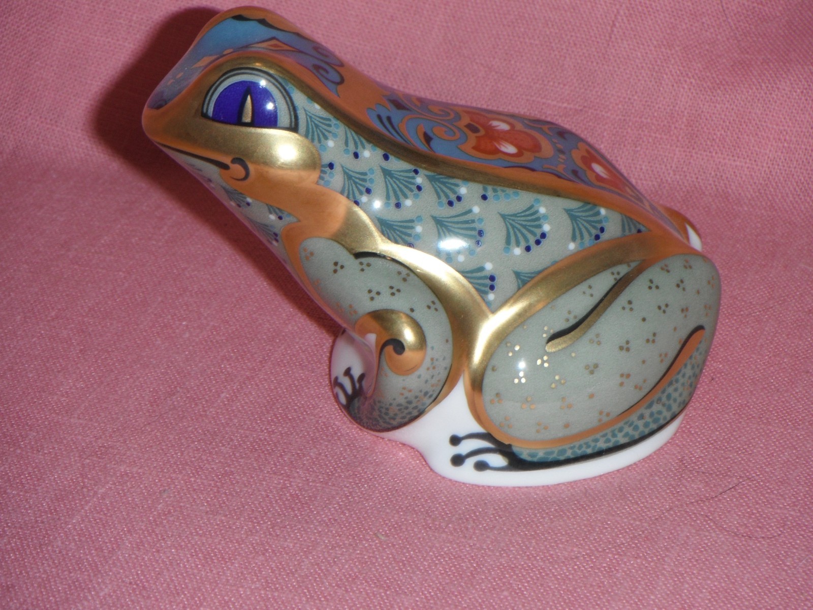 Royal Crown Derby Paperweight-FOUNTAIN FROG -with Gold Stopper & RCD Box