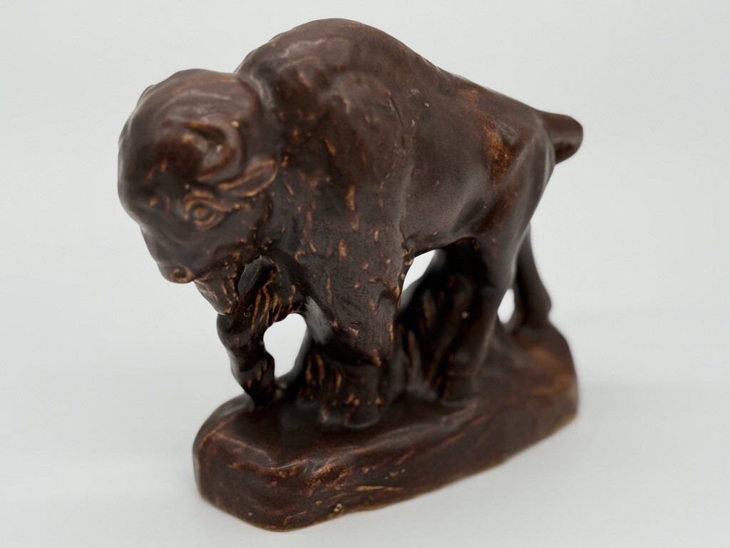 Vintage 6-1/4″ Long Brown ROSEMEADE Art Pottery Buffalo Figure Statue 5-1/2 Tall