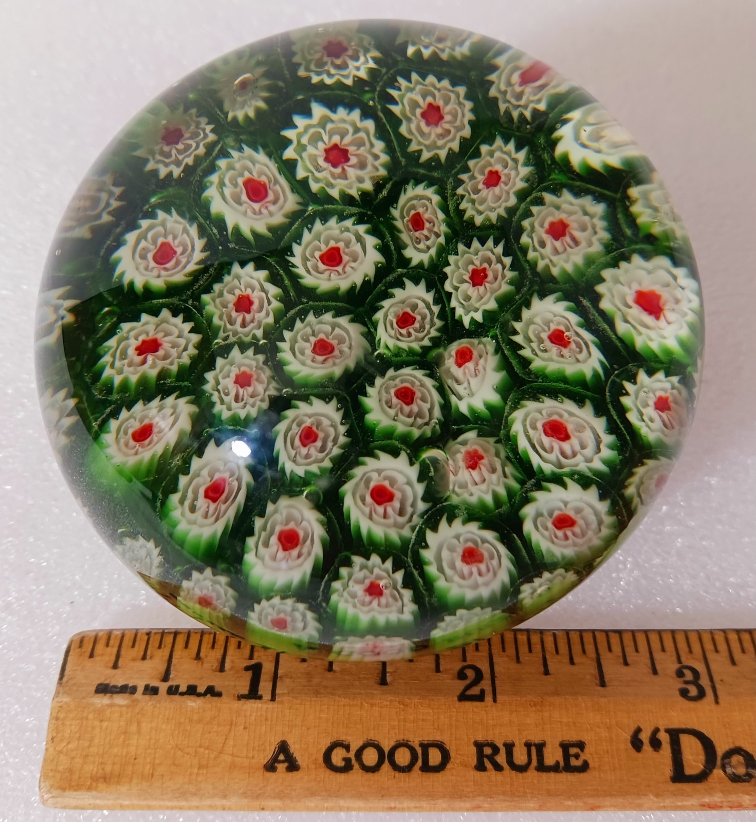 Silvestri Millefiori GREEN RED WHITE Art Glass Paperweight 2.75″ Christmas Decor