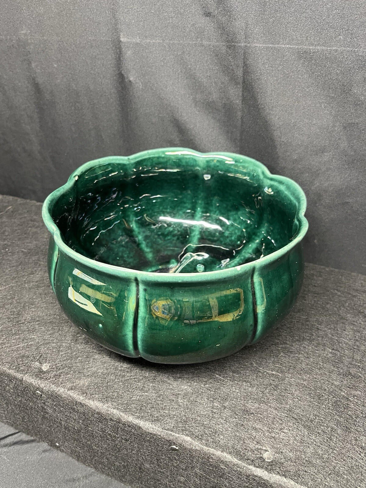 A Unique Vintage Art Deco UPCO Green 8 Panel Pottery Planter Minor Chip