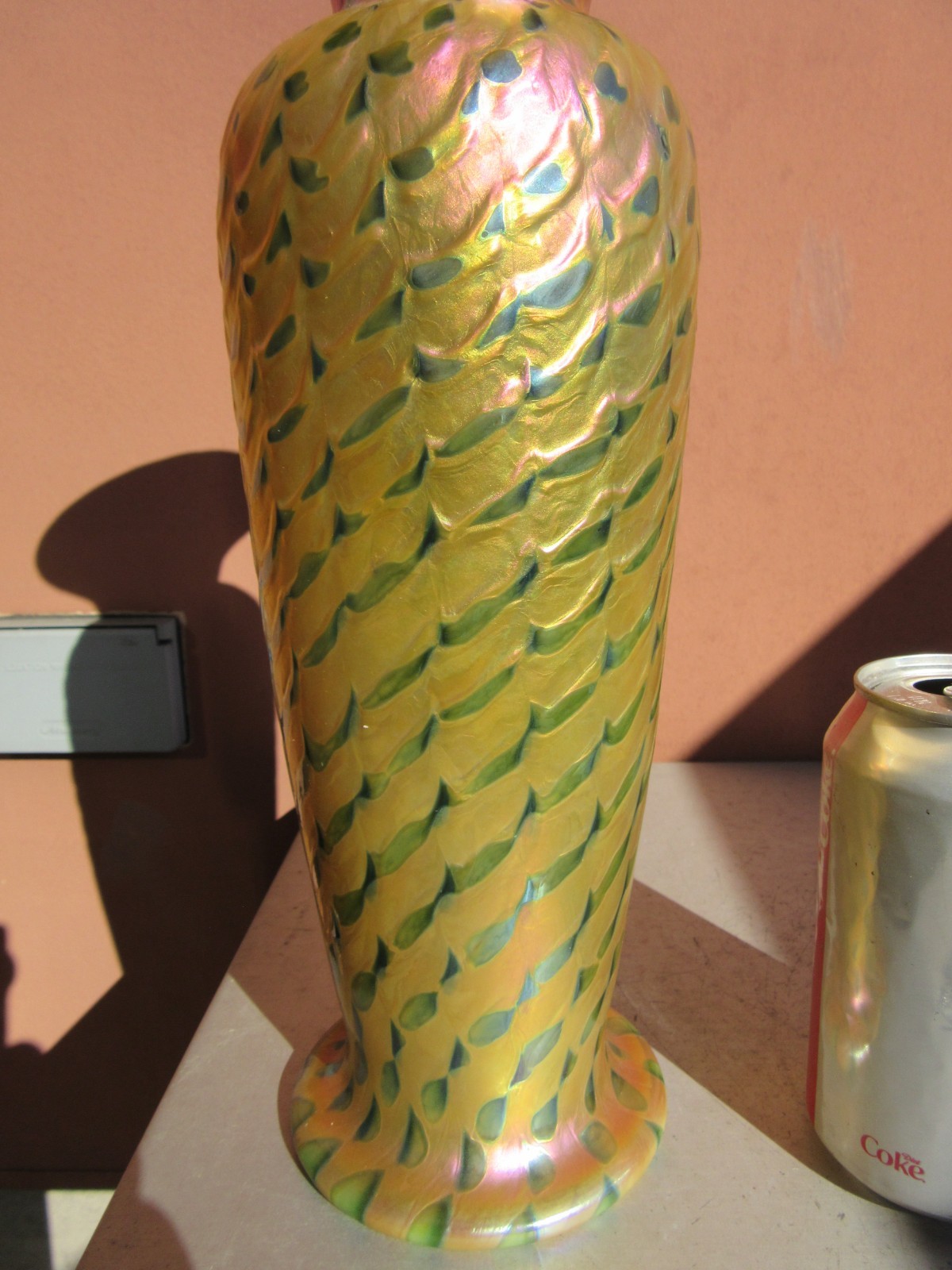 Lundberg Studios Art Glass 12 1/4″ Gold Aurene w/& Blue Zippers Vase 1979