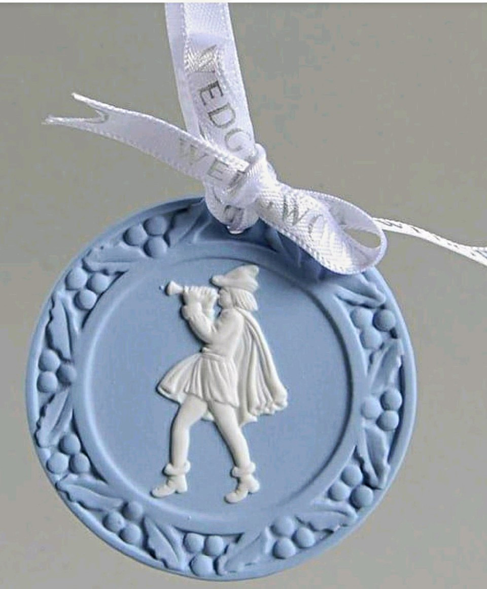 Wedgwood Jasperware Flat Disc Christmas Ornament (Pippers Pipping).